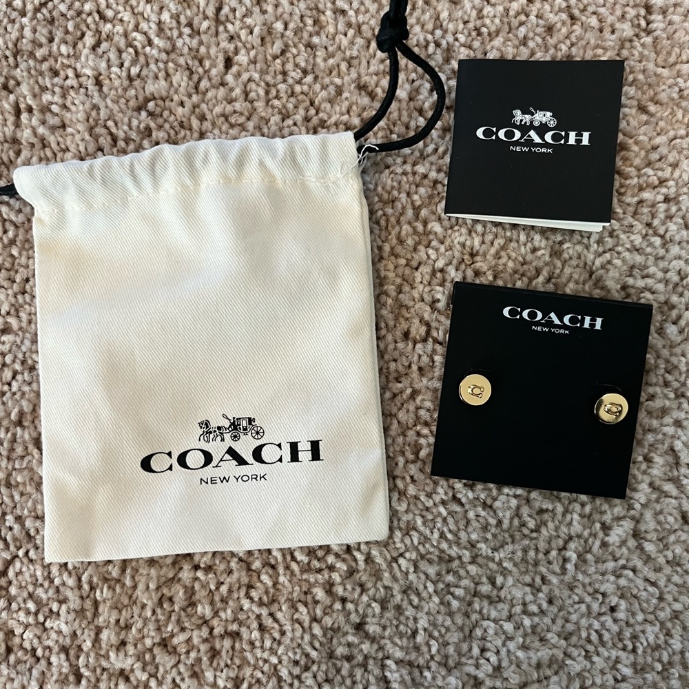 Coach C gold earring NWT